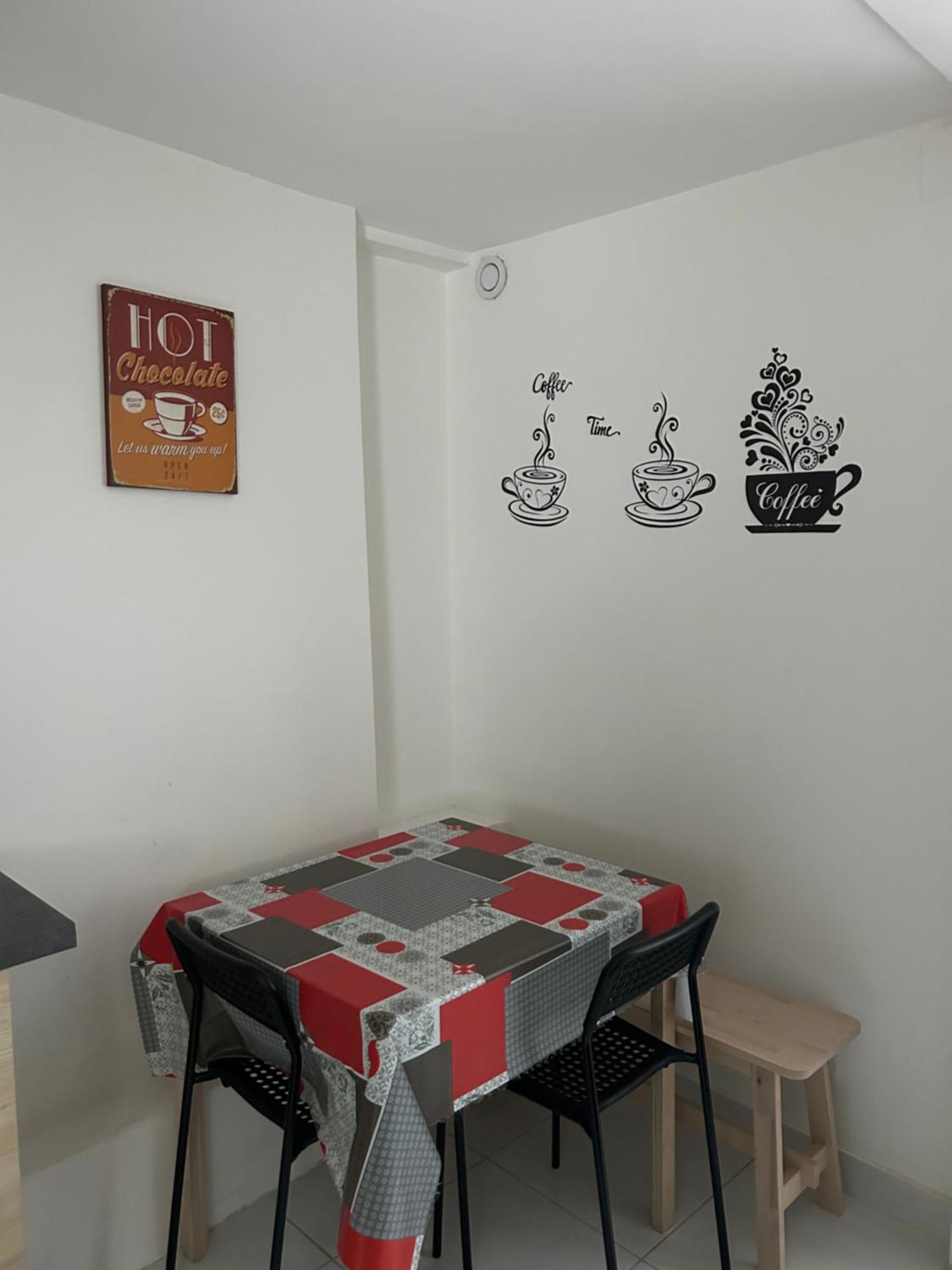 Appartement Avec Terrasse A روسني سو بوا المظهر الخارجي الصورة